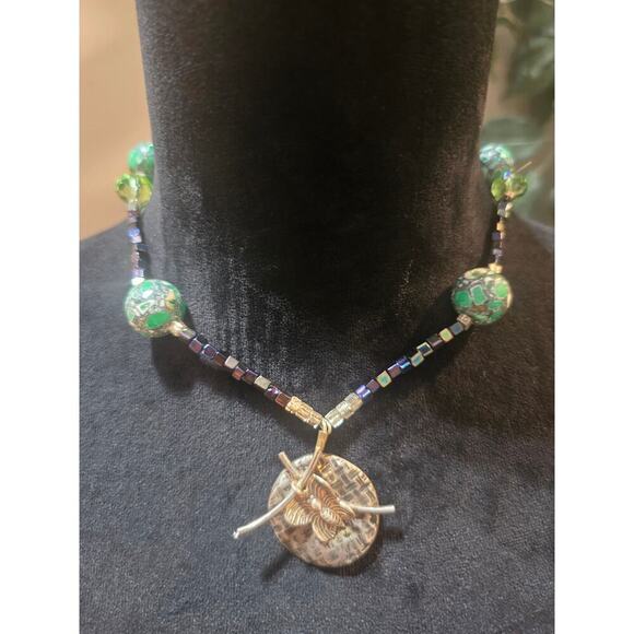 Women's Green Beaded Necklace With Silver Butterfly Pendant And Toggle Clasp - Picture 2 of 7